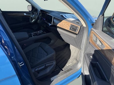 2025 Volkswagen Atlas 2.0T SE w/Technology and Panoramic Sunroof Package