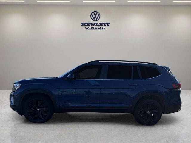 2025 Volkswagen Atlas 2.0T SE w/Technology and Panoramic Sunroof Package