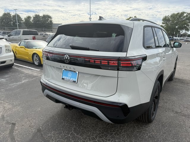 2027 Volkswagen Atlas SE w/Technology with Captain's Chairs and Panoramic Sunroof Package