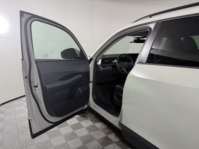 2027 Volkswagen Atlas SE w/Technology with Captain's Chairs and Panoramic Sunroof Package