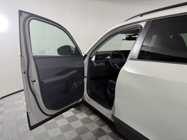 2027 Volkswagen Atlas SE w/Technology with Captain's Chairs and Panoramic Sunroof Package