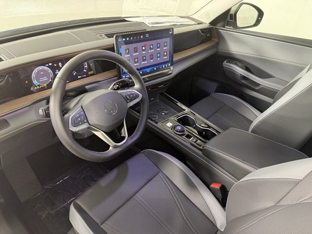 2027 Volkswagen Atlas SE w/Technology with Captain's Chairs and Panoramic Sunroof Package