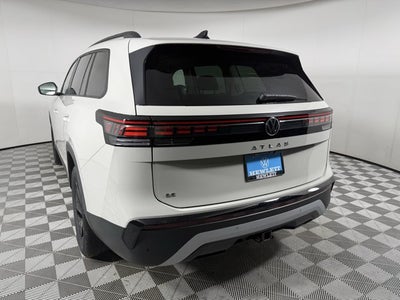 2027 Volkswagen Atlas SE w/Technology with Captain's Chairs and Panoramic Sunroof Package