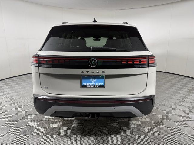 2027 Volkswagen Atlas SE w/Technology with Captain's Chairs and Panoramic Sunroof Package