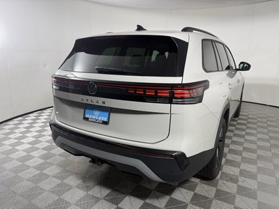 2027 Volkswagen Atlas SE w/Technology with Captain's Chairs and Panoramic Sunroof Package