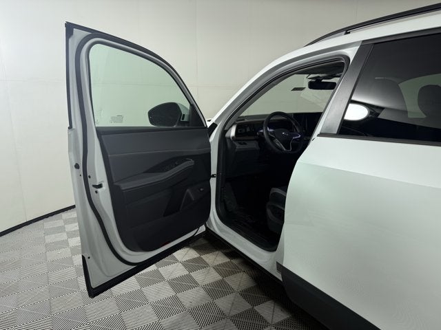 2027 Volkswagen Atlas SE w/Technology with Captain's Chairs and Panoramic Sunroof Package