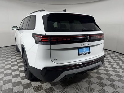 2027 Volkswagen Atlas SE w/Technology with Captain's Chairs and Panoramic Sunroof Package