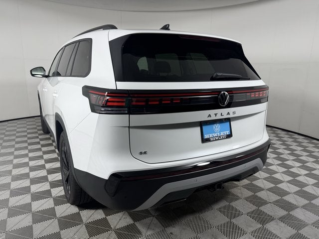 2027 Volkswagen Atlas SE w/Technology with Captain's Chairs and Panoramic Sunroof Package