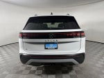 2027 Volkswagen Atlas SE w/Technology with Captain's Chairs and Panoramic Sunroof Package
