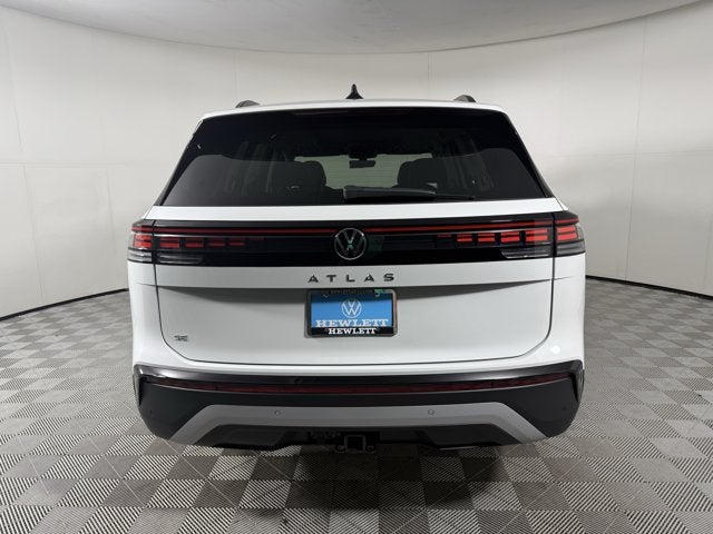 2027 Volkswagen Atlas SE w/Technology with Captain's Chairs and Panoramic Sunroof Package