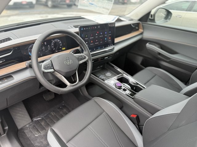 2027 Volkswagen Atlas SE w/Technology and Panoramic Sunroof Package