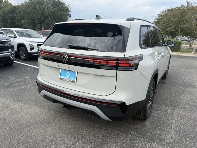 2027 Volkswagen Atlas SE w/Technology and Panoramic Sunroof Package