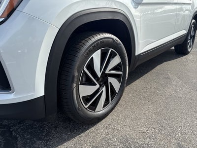 2026 Volkswagen Atlas 2.0T SE w/Technology and Panoramic Sunroof Package