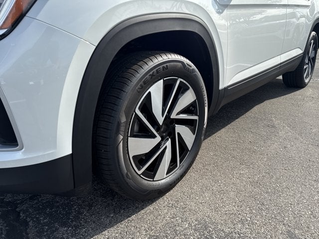2026 Volkswagen Atlas 2.0T SE w/Technology and Panoramic Sunroof Package