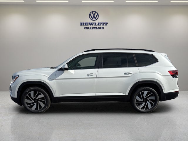 2026 Volkswagen Atlas 2.0T SE w/Technology and Panoramic Sunroof Package