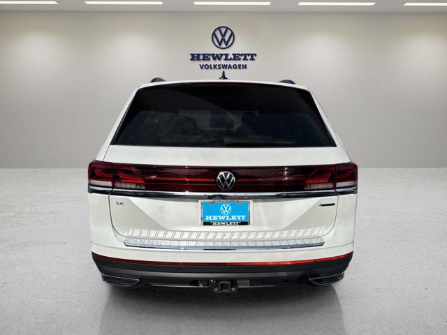 2026 Volkswagen Atlas 2.0T SE w/Technology and Panoramic Sunroof Package