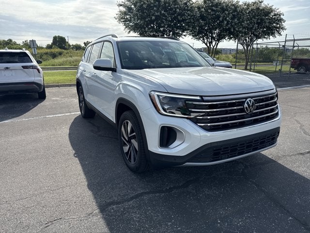 2026 Volkswagen Atlas 2.0T SE w/Technology and Panoramic Sunroof Package