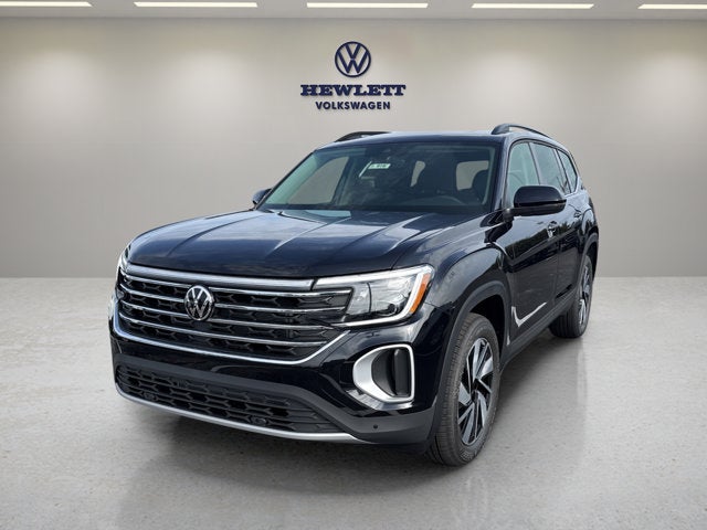 2026 Volkswagen Atlas 2.0T SE w/Technology with Captain's Chairs and Panoramic Sunroof Package