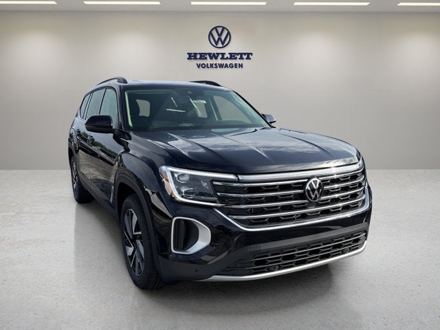 2026 Volkswagen Atlas 2.0T SE w/Technology with Captain's Chairs and Panoramic Sunroof Package