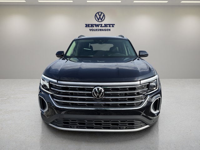 2026 Volkswagen Atlas 2.0T SE w/Technology with Captain's Chairs and Panoramic Sunroof Package