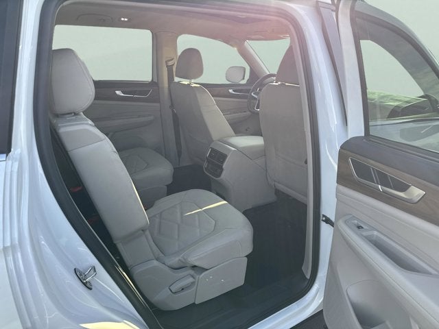 2026 Volkswagen Atlas 2.0T SE w/Technology with Captain's Chairs and Panoramic Sunroof Package
