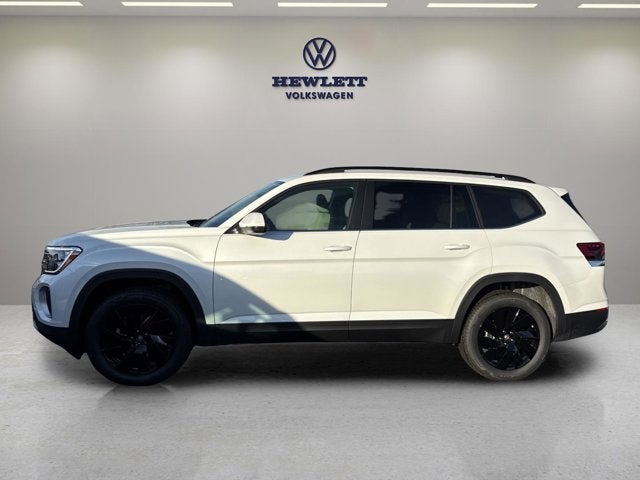 2026 Volkswagen Atlas 2.0T SE w/Technology with Captain's Chairs and Panoramic Sunroof Package