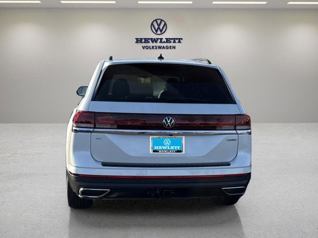 2026 Volkswagen Atlas 2.0T SE w/Technology with Captain's Chairs and Panoramic Sunroof Package