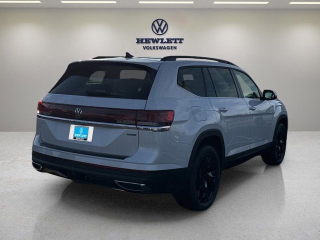 2026 Volkswagen Atlas 2.0T SE w/Technology with Captain's Chairs and Panoramic Sunroof Package