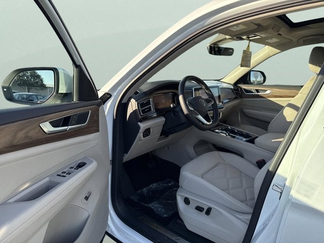 2026 Volkswagen Atlas 2.0T SE w/Technology with Captain's Chairs and Panoramic Sunroof Package