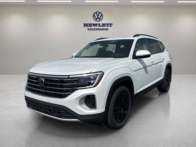 2026 Volkswagen Atlas 2.0T SE w/Technology with Captain's Chairs and Panoramic Sunroof Package