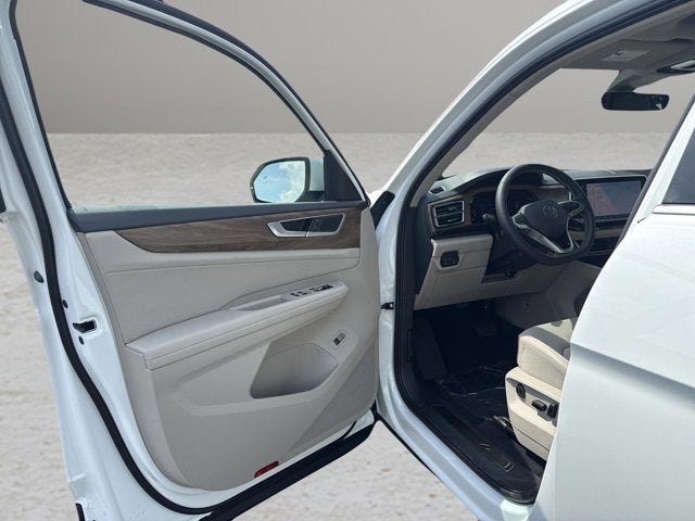 2026 Volkswagen Atlas 2.0T SE w/Technology with Captain's Chairs and Panoramic Sunroof Package