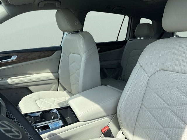 2026 Volkswagen Atlas 2.0T SE w/Technology with Captain's Chairs and Panoramic Sunroof Package