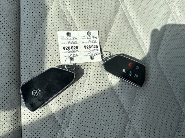 2026 Volkswagen Atlas 2.0T SE w/Technology with Captain's Chairs and Panoramic Sunroof Package