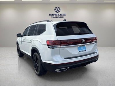 2026 Volkswagen Atlas 2.0T SE w/Technology with Captain's Chairs and Panoramic Sunroof Package