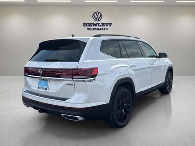 2026 Volkswagen Atlas 2.0T SE w/Technology with Captain's Chairs and Panoramic Sunroof Package