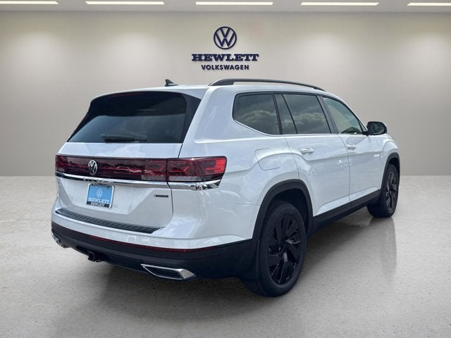2026 Volkswagen Atlas 2.0T SE w/Technology with Captain's Chairs and Panoramic Sunroof Package