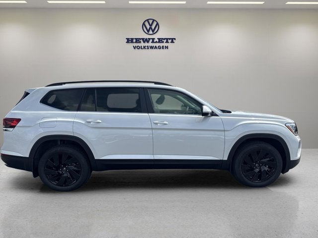 2026 Volkswagen Atlas 2.0T SE w/Technology with Captain's Chairs and Panoramic Sunroof Package