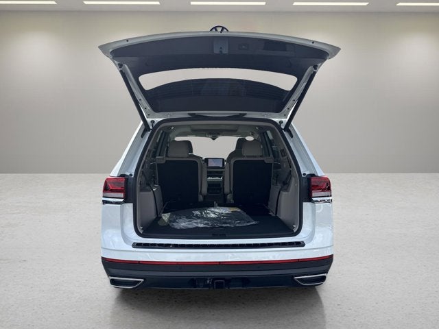2026 Volkswagen Atlas 2.0T SE w/Technology with Captain's Chairs and Panoramic Sunroof Package
