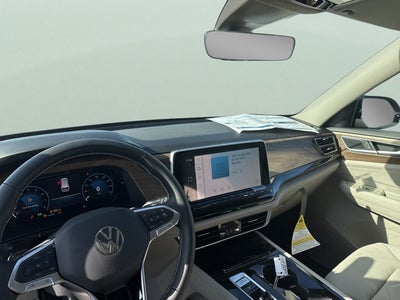 2026 Volkswagen Atlas 2.0T SE w/Technology and Panoramic Sunroof Package
