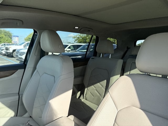 2026 Volkswagen Atlas 2.0T SE w/Technology and Panoramic Sunroof Package