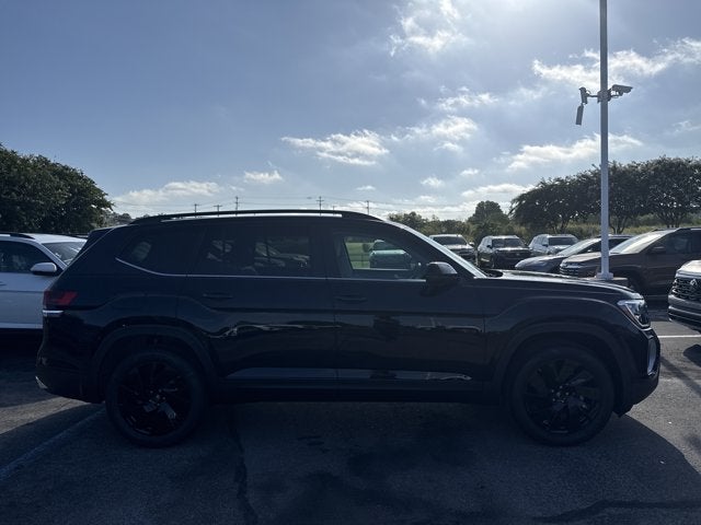 2026 Volkswagen Atlas 2.0T SE w/Technology and Panoramic Sunroof Package
