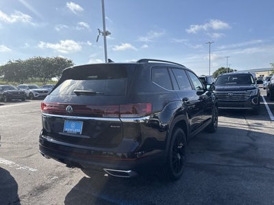 2026 Volkswagen Atlas 2.0T SE w/Technology and Panoramic Sunroof Package