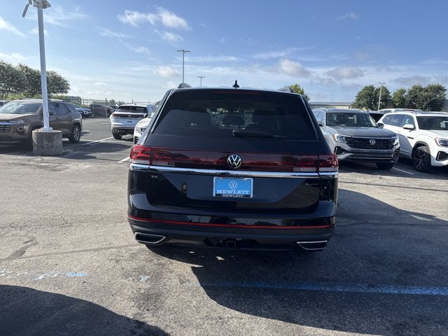 2026 Volkswagen Atlas 2.0T SE w/Technology and Panoramic Sunroof Package