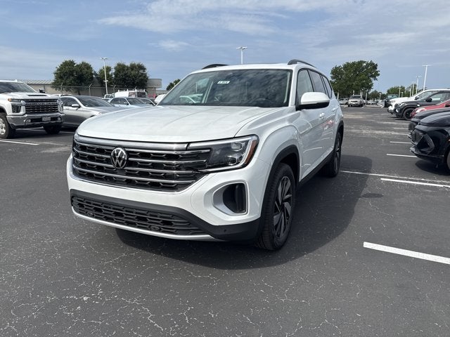 2026 Volkswagen Atlas 2.0T SE w/Technology and Panoramic Sunroof Package