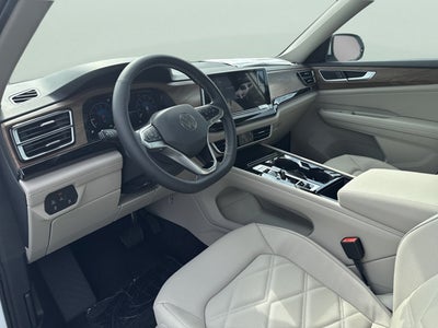 2026 Volkswagen Atlas 2.0T SE w/Technology and Panoramic Sunroof Package