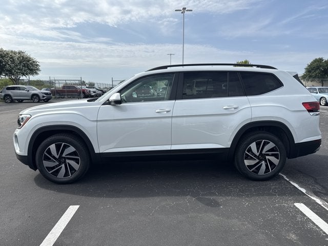 2026 Volkswagen Atlas 2.0T SE w/Technology and Panoramic Sunroof Package
