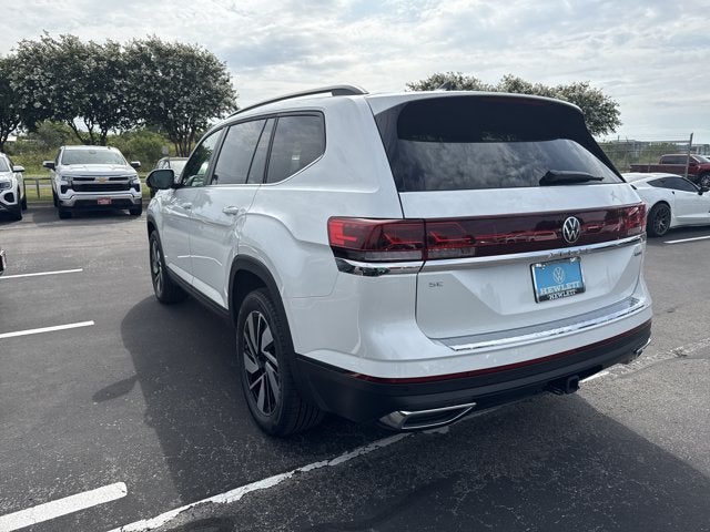 2026 Volkswagen Atlas 2.0T SE w/Technology and Panoramic Sunroof Package