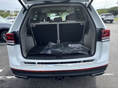 2026 Volkswagen Atlas 2.0T SE w/Technology and Panoramic Sunroof Package