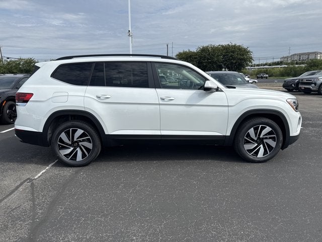 2026 Volkswagen Atlas 2.0T SE w/Technology and Panoramic Sunroof Package