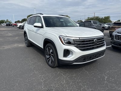 2026 Volkswagen Atlas 2.0T SE w/Technology and Panoramic Sunroof Package